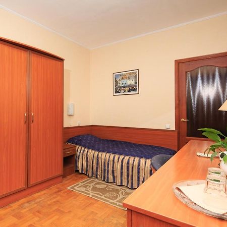 Hotel Zhayvir Kijów Zewnętrze zdjęcie