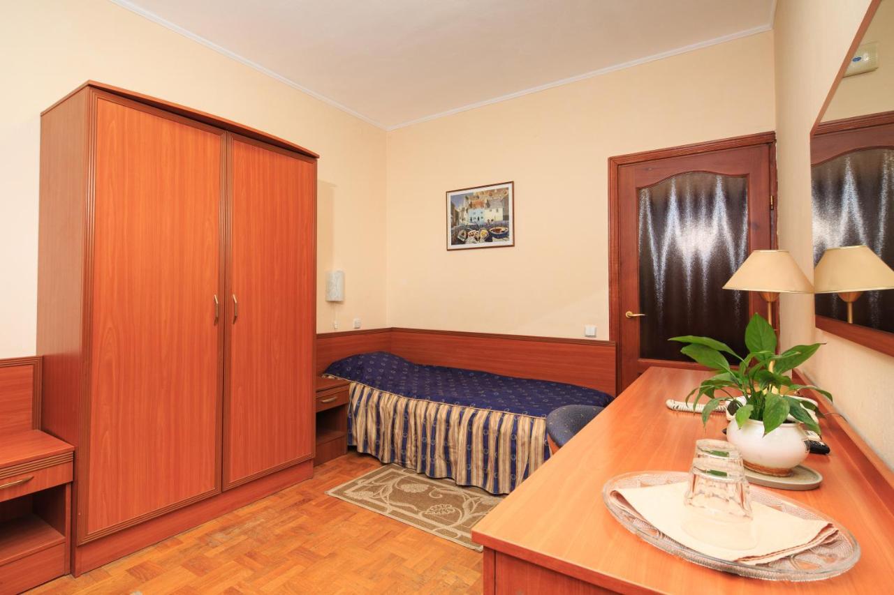 Hotel Zhayvir Kijów Zewnętrze zdjęcie