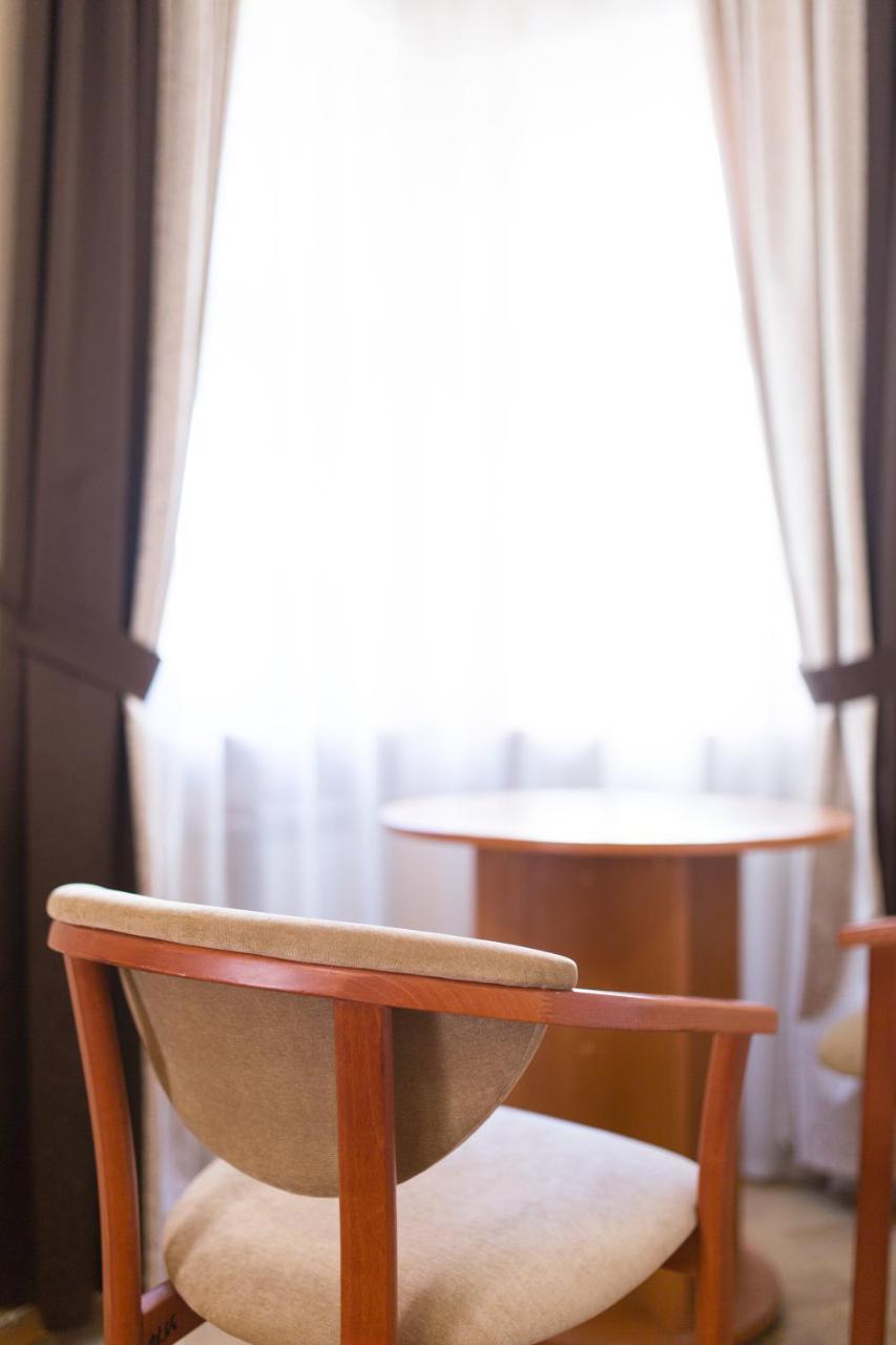 Hotel Zhayvir Kijów Zewnętrze zdjęcie