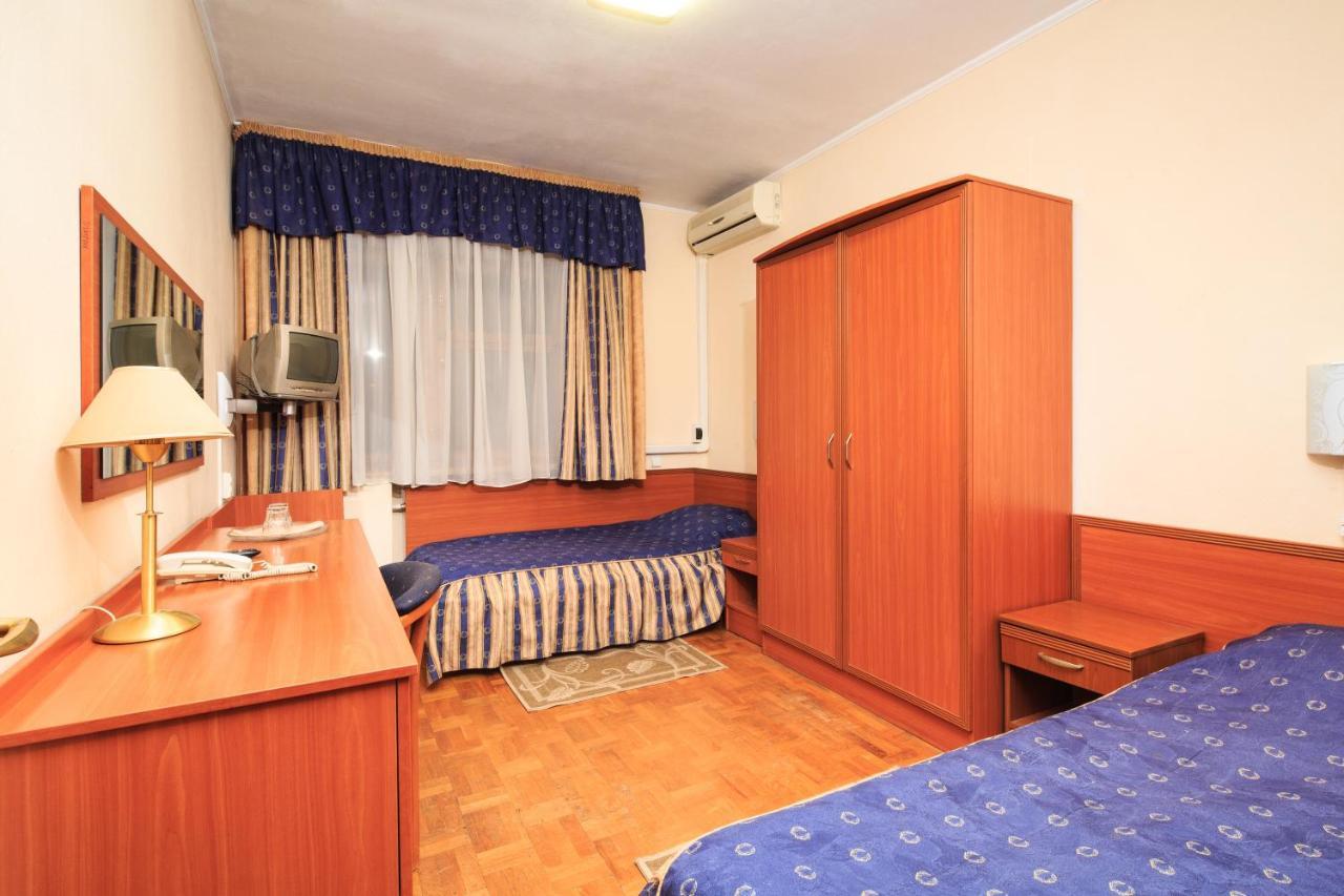 Hotel Zhayvir Kijów Zewnętrze zdjęcie