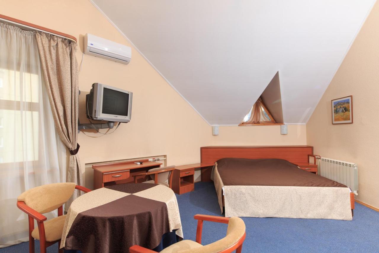 Hotel Zhayvir Kijów Zewnętrze zdjęcie