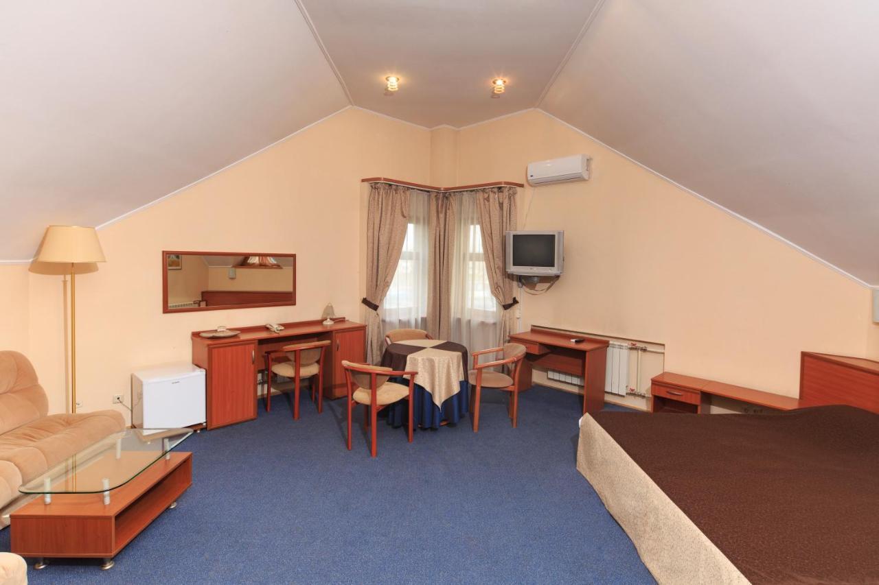 Hotel Zhayvir Kijów Zewnętrze zdjęcie