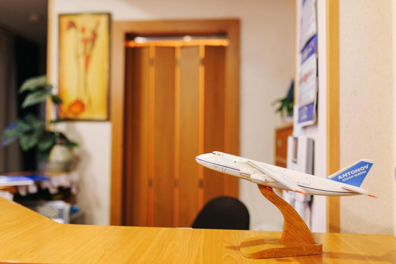 Hotel Zhayvir Kijów Zewnętrze zdjęcie
